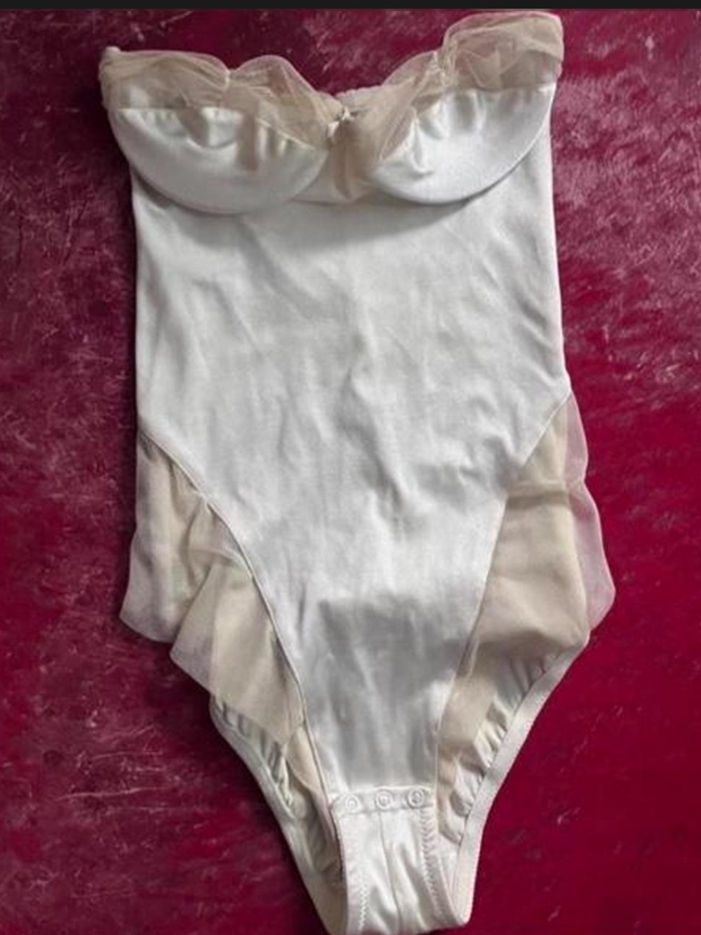 Vintage snatching 80s cream bodysuit